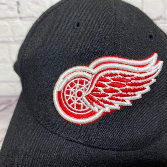 Vintage Nike Team Hat Wool Cap Detroit Red Wings Black Embroidered NHL Hockey - Picture 6 of 11